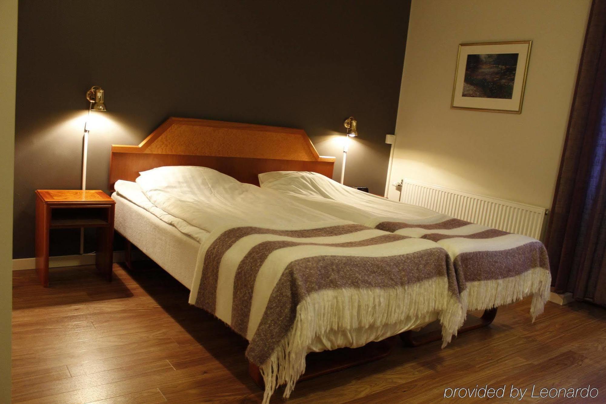 Hotel Hotell Skoevde